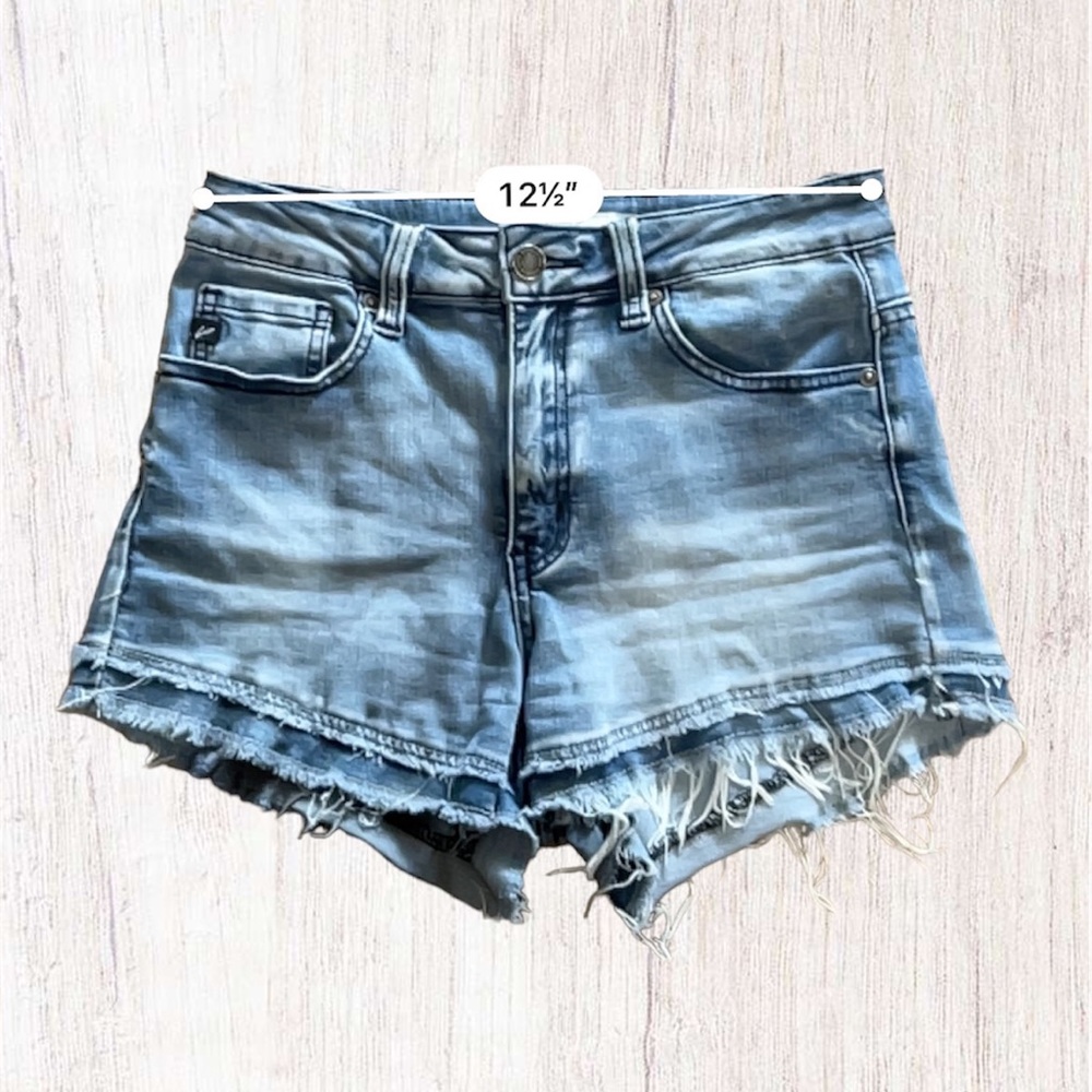 Kancan Estilo‎ Distressed Shorts Size Small - Picture 3 of 6